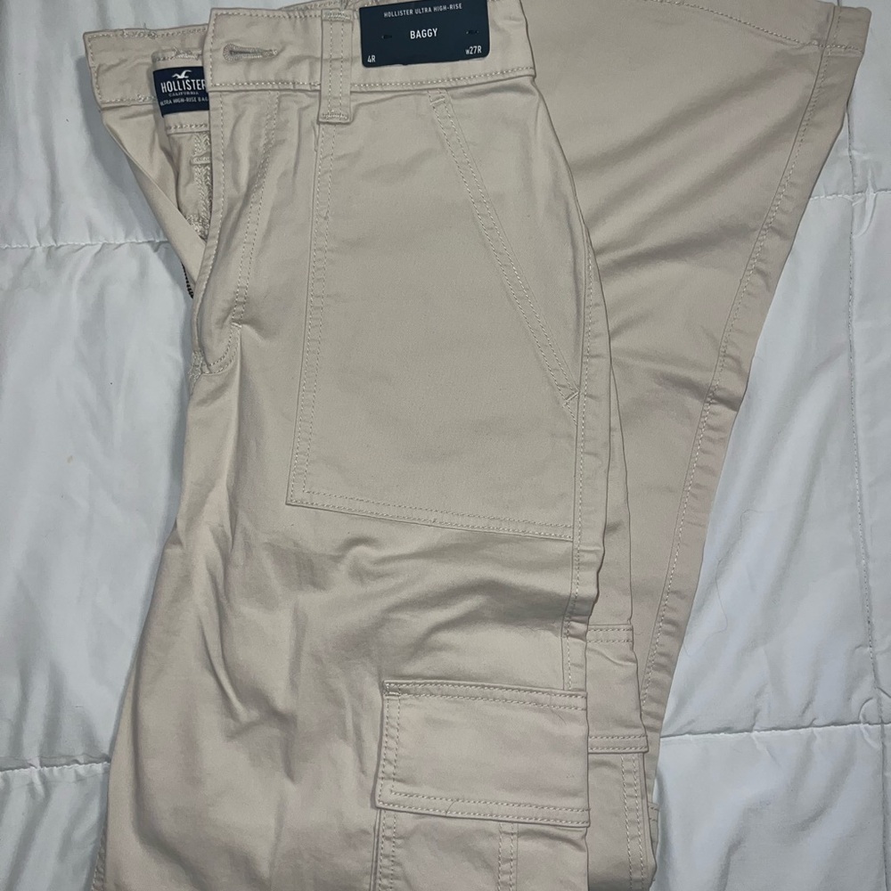 Hollister Women’s Beige Baggy Pants